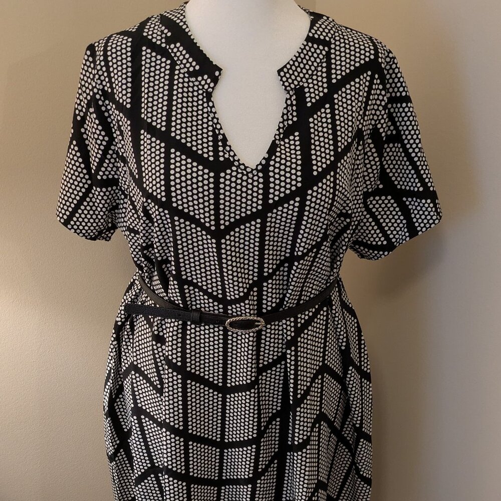 SHEIN Curve Black & White Geometric Shift Dress - Size 2xl - Short sleeve